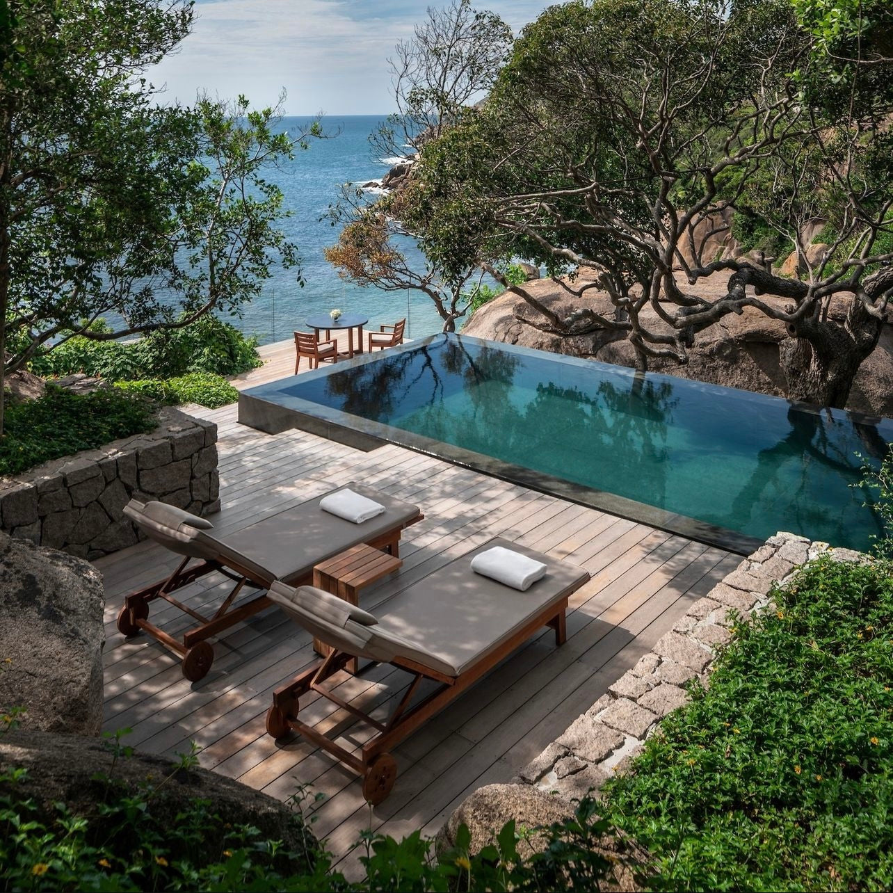 Sukabumi Green Pool Stone